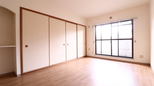 マッティーナ神戸弐番館の居間・リビング