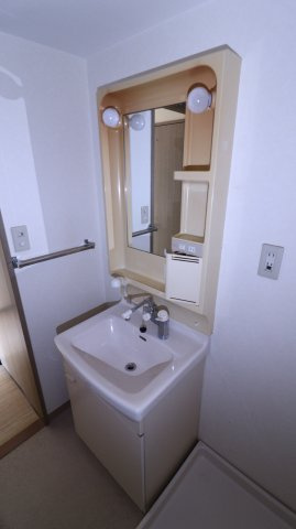 マッティーナ神戸弐番館の洗面所