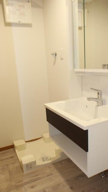 ヴュ　ド　フェリスの独立洗面台