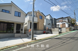 【前面道路含む現地写真】