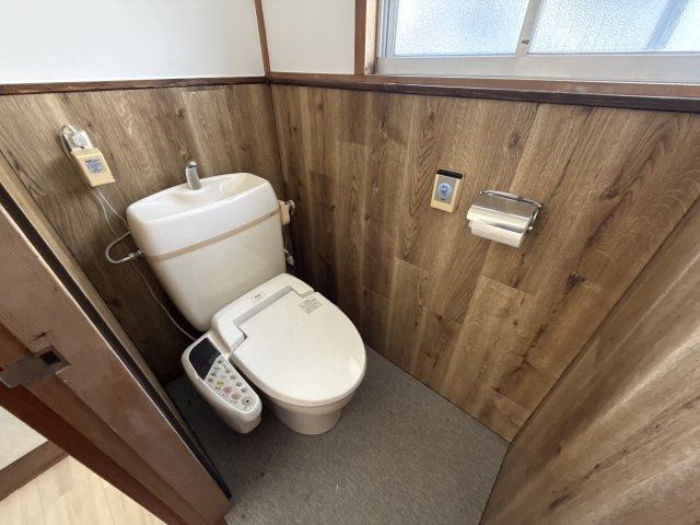 夢前町前之庄戸建のトイレ