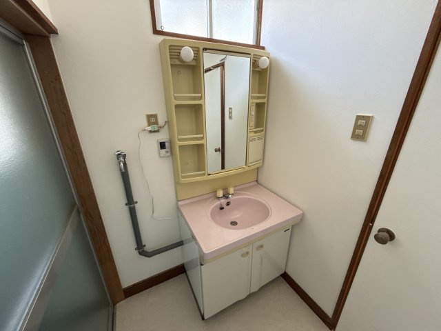 夢前町前之庄戸建の洗面所