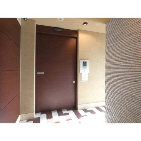 ディームス初台Ⅰの玄関