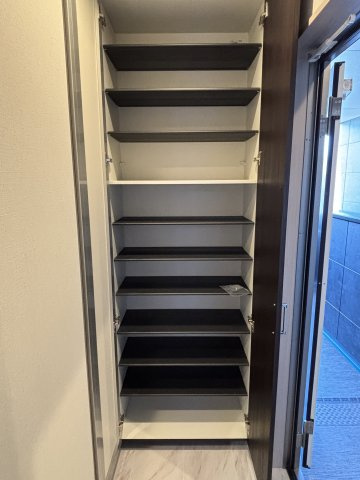 アーバニティテラスの収納|301号室写真