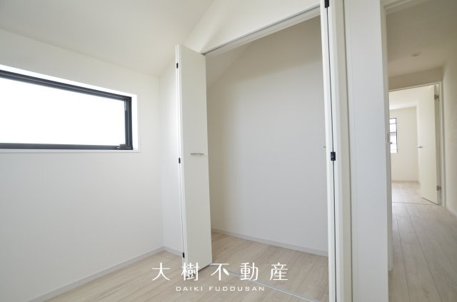 【洋室】 | 座間市立野台3丁目  新築戸建て　全２棟　【仲介手数料無料】 | 2階　洋室3（5.2帖）クローゼット
