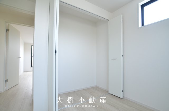 【洋室】 | 座間市立野台3丁目  新築戸建て　全２棟　【仲介手数料無料】 | 2階　洋室4（5.2帖）クローゼット