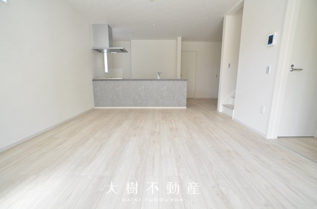 【居間・リビング】 | 座間市立野台3丁目  新築戸建て　全２棟　【仲介手数料無料】 | □■当社なら諸費用を最大限削減できます■□