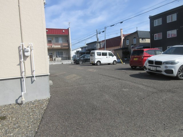瑛棟の駐車場