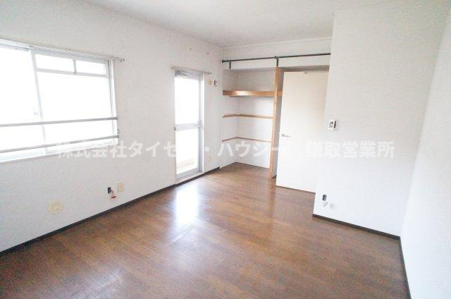サウスヒルズ中央第２号棟の洋室|※リフォーム中となります。