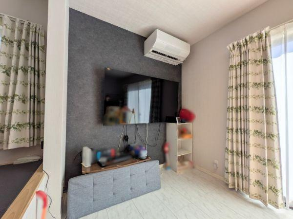 大字里　戸建ての居間・リビング|TVは壁掛けが出来ます♪