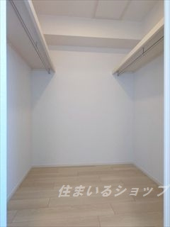 安芸高田市吉田町吉田のアパートの収納|広い！　ウォークインクローゼット