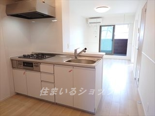 安芸高田市吉田町吉田のアパートの居間・リビング