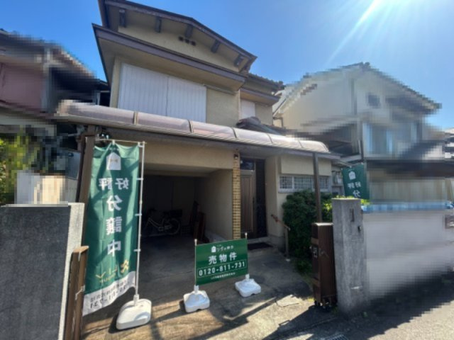 【商談中】長岡京市今里畔町　の外観|敷地面積にゆとりがあり、広々としています！
