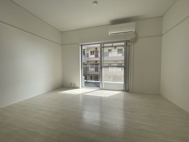 山の街サンクレバB棟の子供部屋