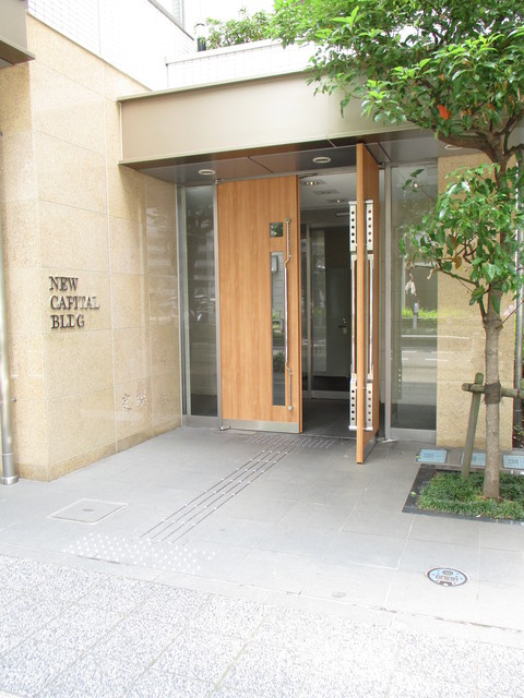 ニューキャピタルビルのエントランス