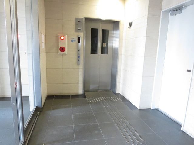 ニューキャピタルビルのロビー