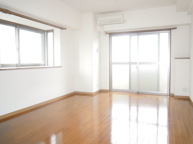 ニューキャピタルビルの居間・リビング