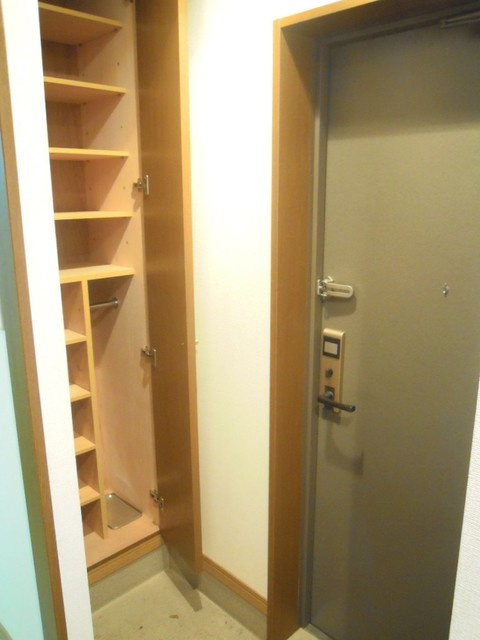 ニューキャピタルビルの内装|シューズボックス