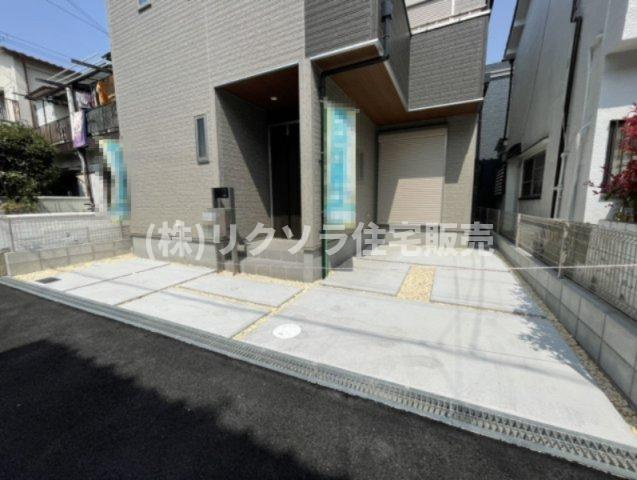 高柳7丁目　新築一戸建ての駐車場|2台駐車可能(車種による)
■物件内覧・資金計画相談・住宅ローン相談、リフォーム相談、お問合せ受付中■
※当日・翌日のご内覧、ご相談はお電話でのお問合せがスムーズです！