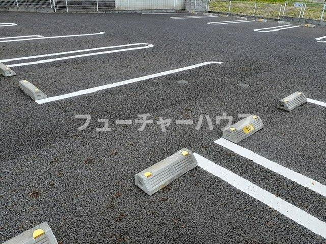 コンフォール　Ｂの駐車場