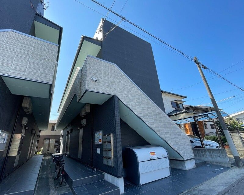 Maison　Far　小本(メゾンファルコモトのエントランス|ゆとりのあるエントランスです