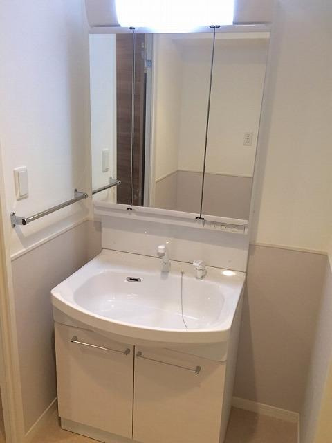 プレジデント正弥久留米駅の洗面所|忙しい朝には欠かせない洗面所です