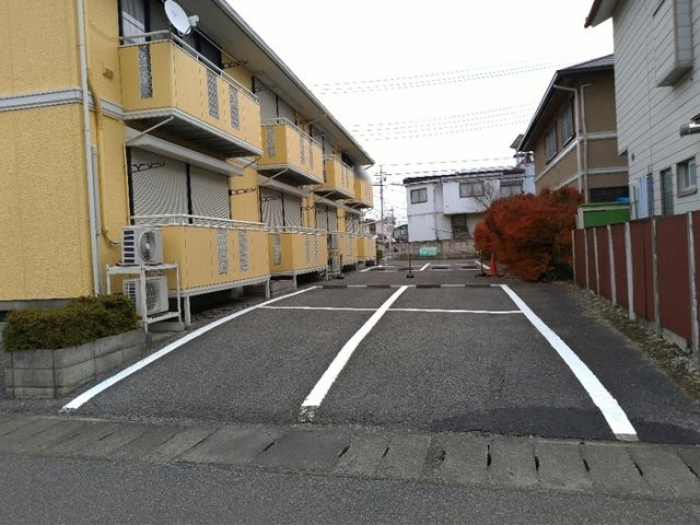 【駐車場】 | ガーデンハイツ | 駐車場