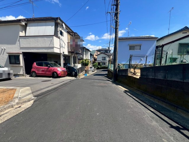 【前面道路含む現地写真】 | 板橋区赤塚５丁目　新築戸建て | 落ち着いた住宅街の一角、ゆったり過ごせる住環境です