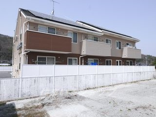 安芸高田市八千代町下根のアパートの外観