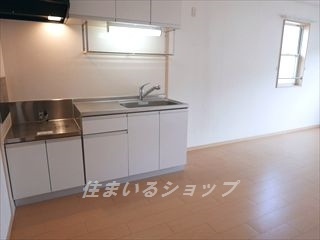 安芸高田市八千代町下根のアパートのキッチン|浄水器一体型シャワー水栓あり