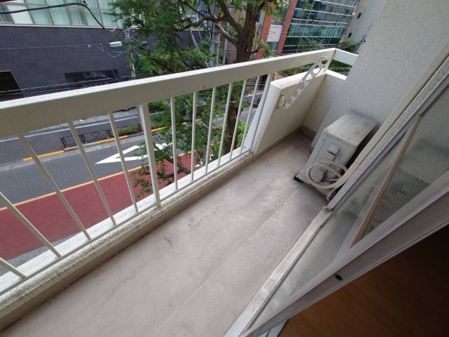 【バルコニー】
