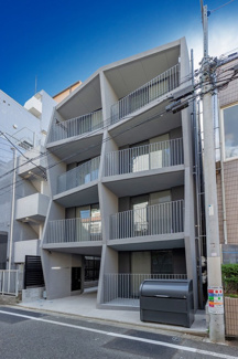 【外観】 | 鉄筋コンクリート造のがっちりとした建物。