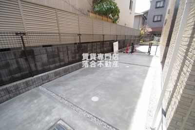 【その他共用部分】 | クレメントガーデンⅤ | 敷地内バイク置場