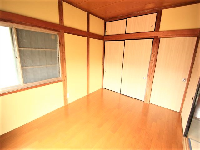 井戸沼アパートの洋室