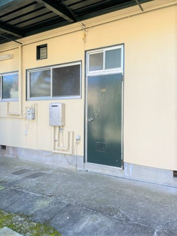 井戸沼アパートの玄関