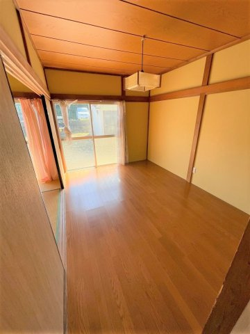 井戸沼アパートの洋室