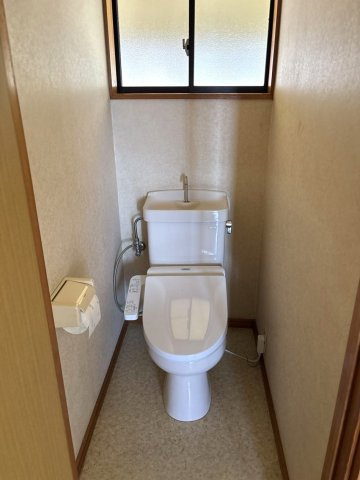 商談中　海と小室山を望む　利便性の良い川奈ロイヤルハイムのトイレ|温水洗浄便座