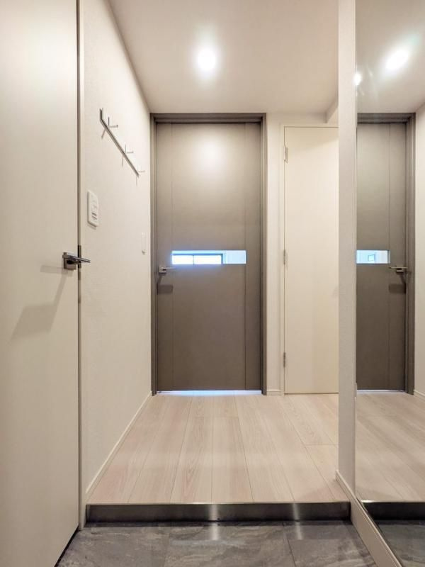 クレストコート世田谷松原の玄関