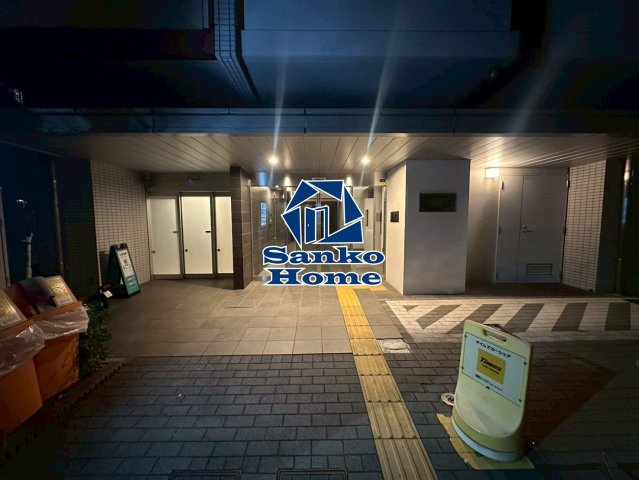 クレイシア亀戸のエントランス