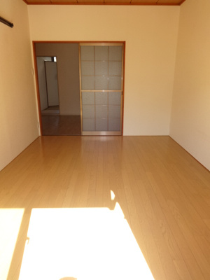 【居間・リビング】 | セジュール東加古川 | 日当良好！洋室６帖！