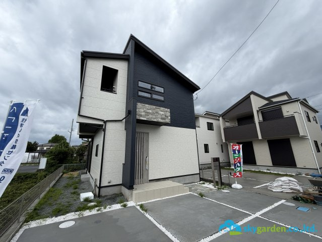 平塚市南原2丁目　新築戸建　全6棟3号棟の前面道路含む現地写真