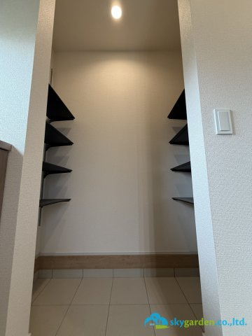 平塚市南原2丁目　新築戸建　全6棟3号棟の玄関