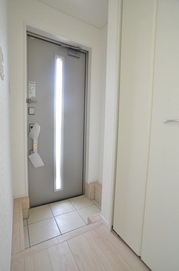 【玄関】 | 綾瀬市小園南２丁目 新築戸建て　全2棟【仲介手数料無料】
