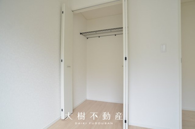 【洋室】 | 綾瀬市小園南２丁目 新築戸建て　全2棟【仲介手数料無料】 | 2階　洋室2（4.5帖）クローゼット