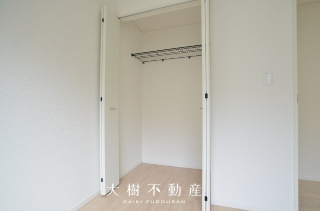 【洋室】 | 綾瀬市小園南２丁目 新築戸建て　全2棟【仲介手数料無料】 | 2階　洋室2（4.5帖）クローゼット
