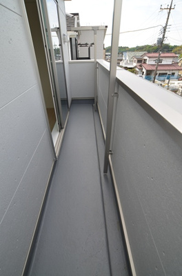 【バルコニー】 | 綾瀬市小園南２丁目 新築戸建て　全2棟【仲介手数料無料】