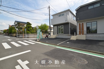 【前面道路含む現地写真】 | 綾瀬市小園南２丁目 新築戸建て　全2棟【仲介手数料無料】