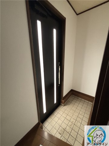 西明石町3丁目戸建ての玄関
