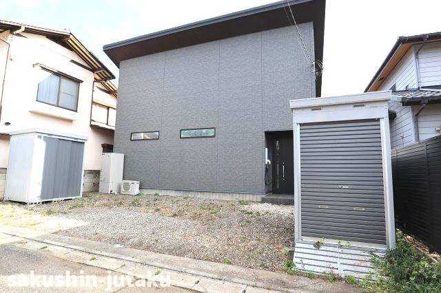 長作台２丁目　中古戸建の外観|長作台２丁目　2016年建築　平屋建　土地約51坪付き　シャッタ―付バイクガレージ