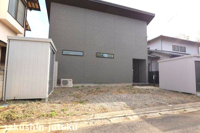 長作台２丁目　中古戸建の外観|長作台２丁目　2016年建築　平屋建　土地約51坪付き　シャッタ―付バイクガレージ